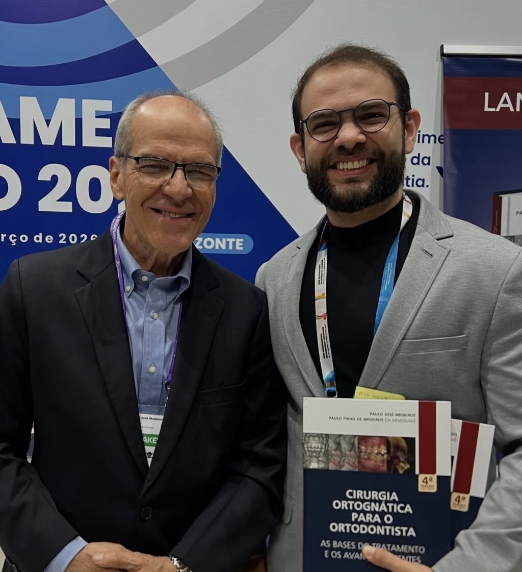 Instagram post from dr.hugo_bucomaxilo. This post is in position 0.